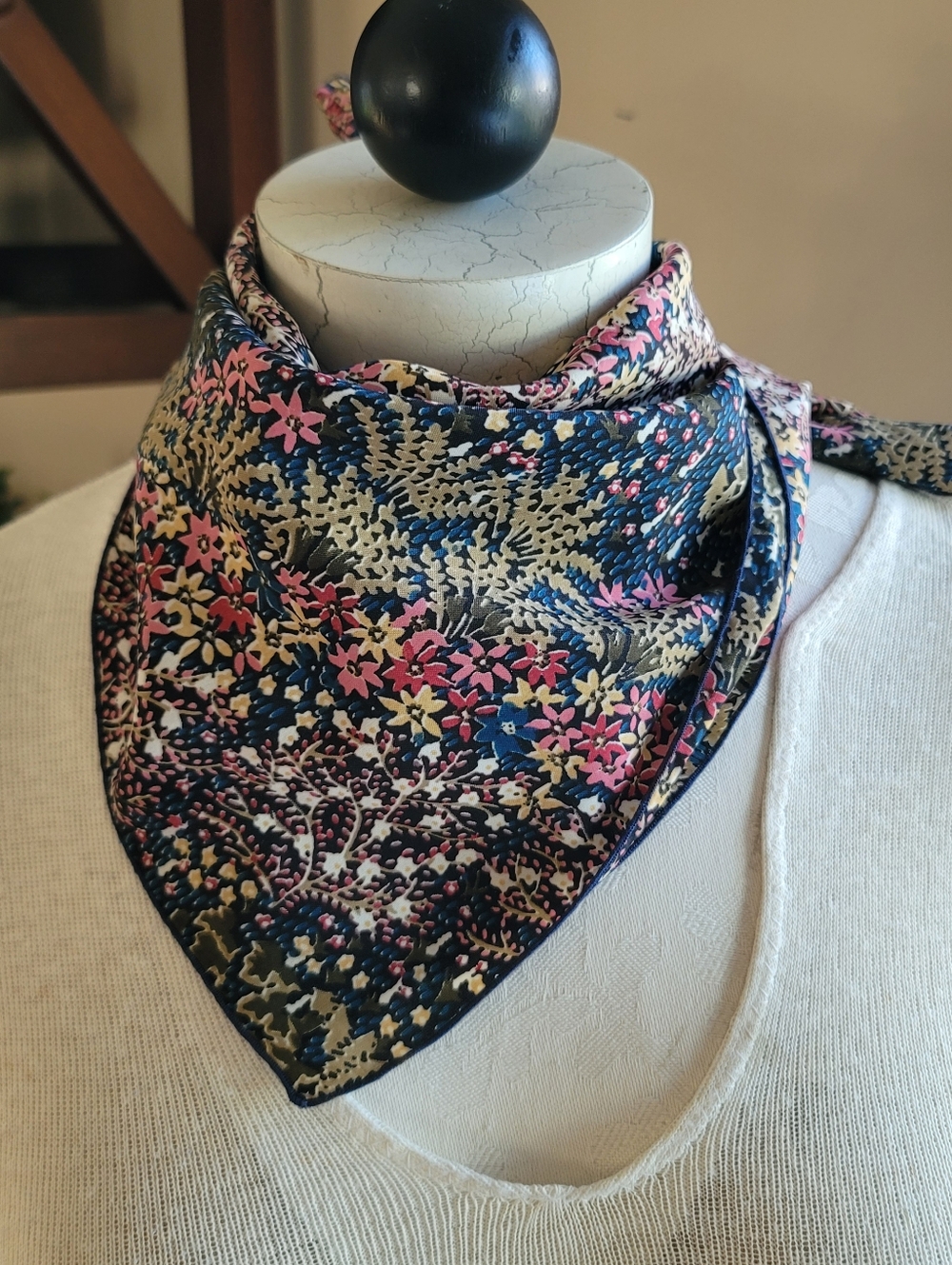 Vintage Ray Strauss Floral Print Square Head Neck Scarf 21" Bandana Navy White P